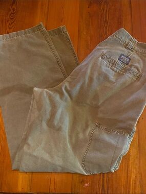 Columbia Men's Olive Chino Pants